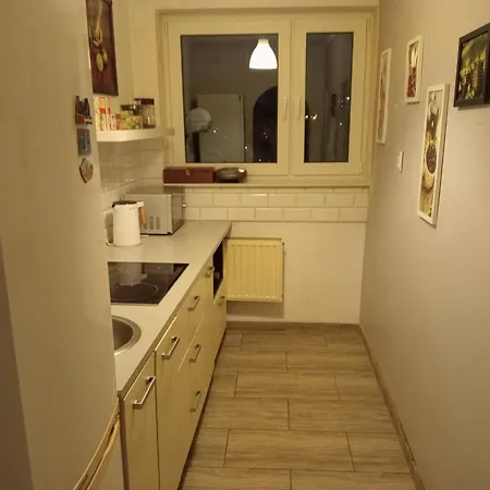 Apartment Cosy Place With Air Conditioning, Close To The Saturn Thermal Pools And The Airport *