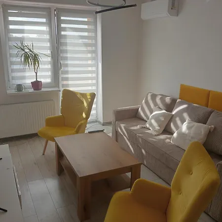 Cosy Place With Air Conditioning, Close To The Saturn Thermal Pools And The Airport *